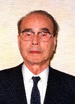 Ex-Fuji Bank President Iwasa dies of pneumonia at 95